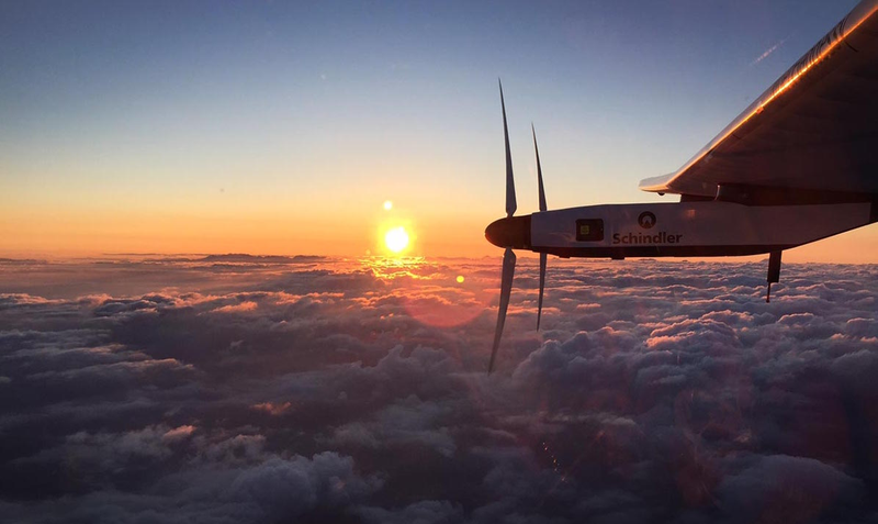 Illustration for article titled Solar Impulse aterriza tras batir el récord mundial de vuelo sin escalas